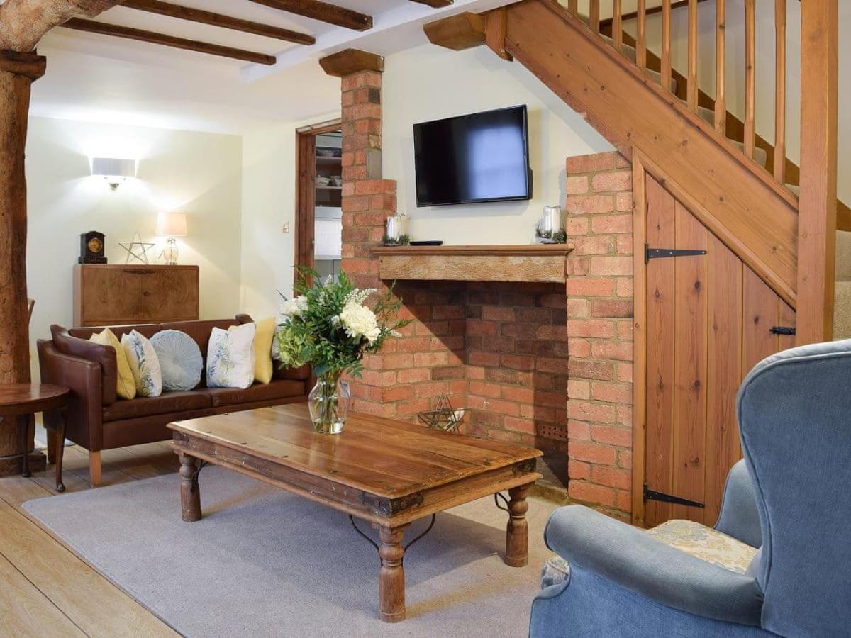 Lovely Old Cottage Стратфорд на Ейвън Екстериор снимка